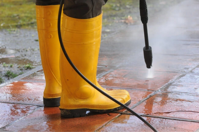 ceiling-cleaning